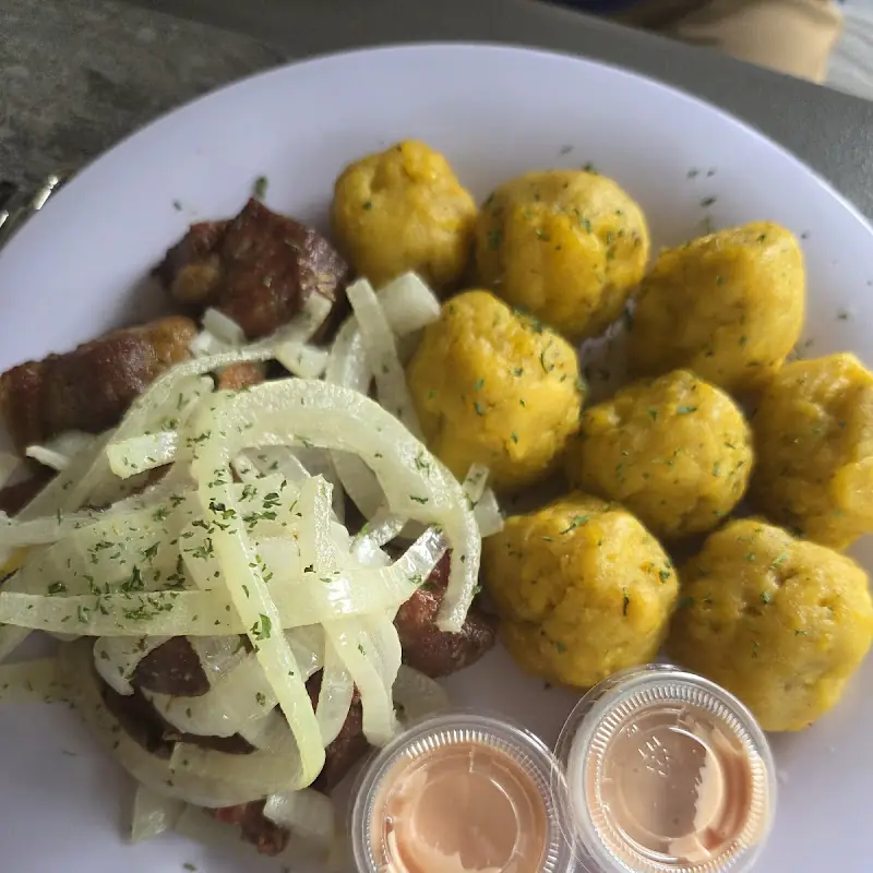 René Tripletas