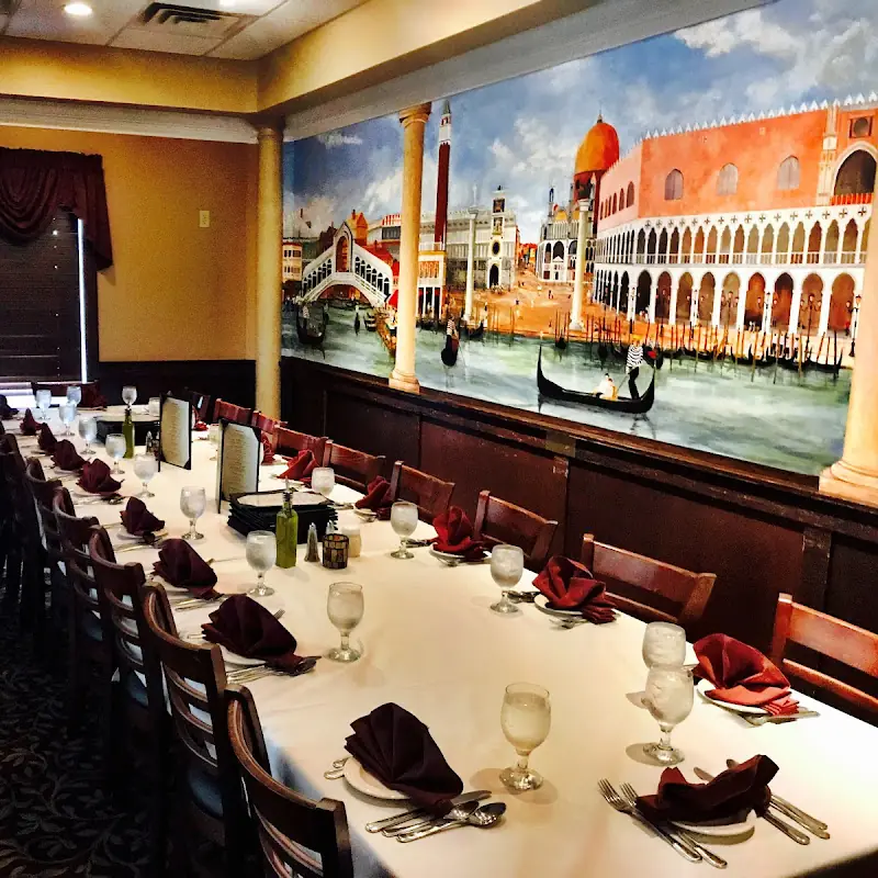 Mezza Luna Restaurant