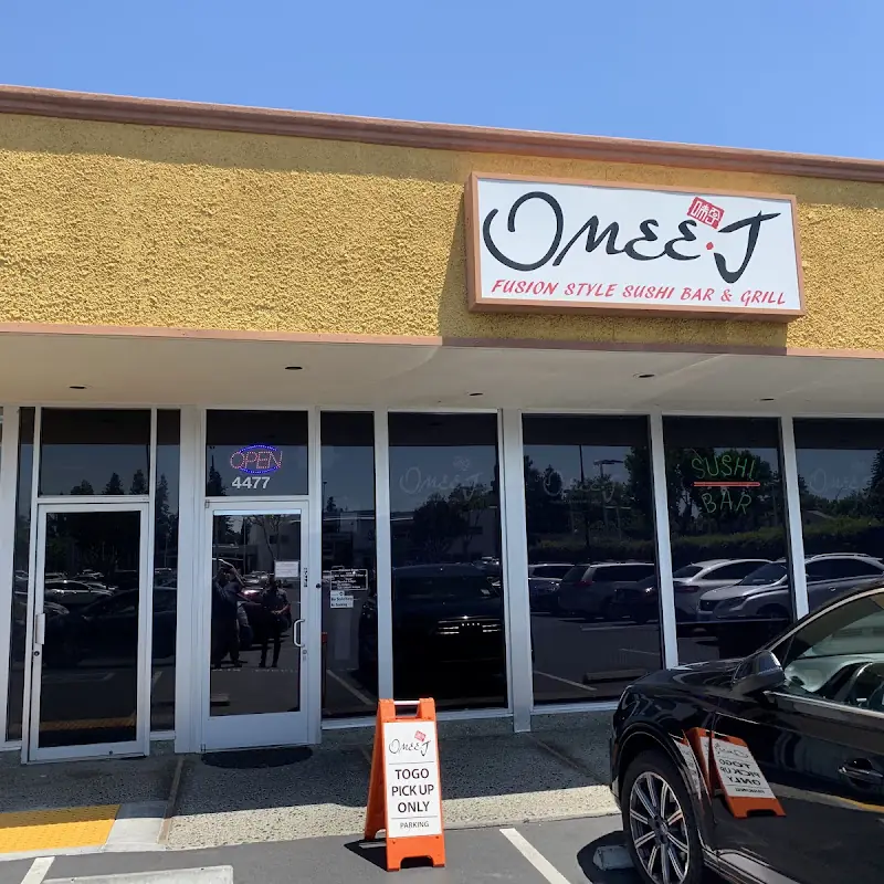 Omee J Fusion Sushi Bar & Grill