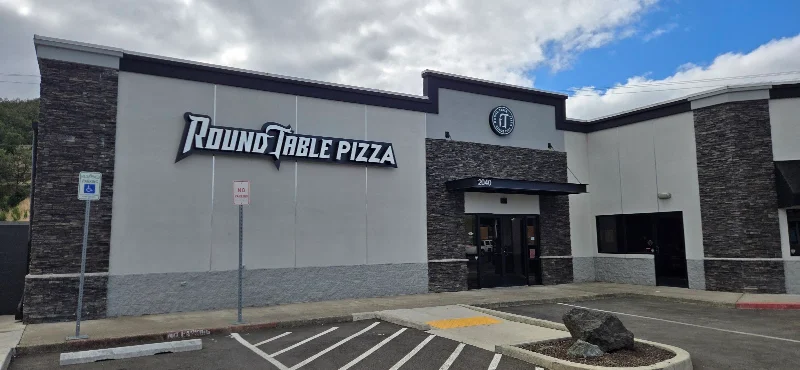 Round Table Pizza