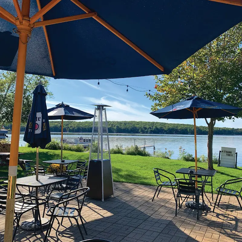 Sunset View Resort & Tavern