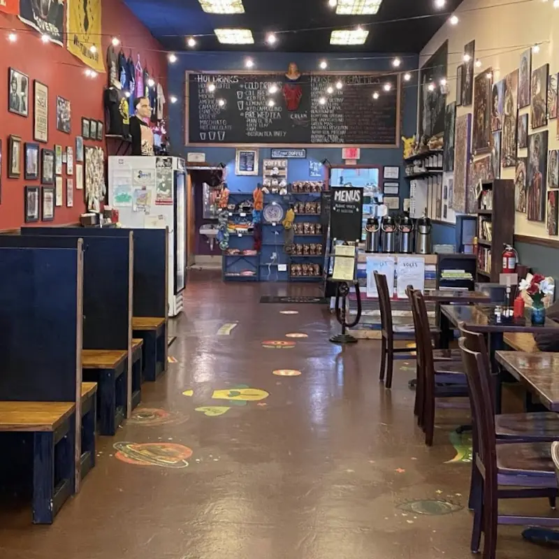 Revolutionary Lounge & Cafe