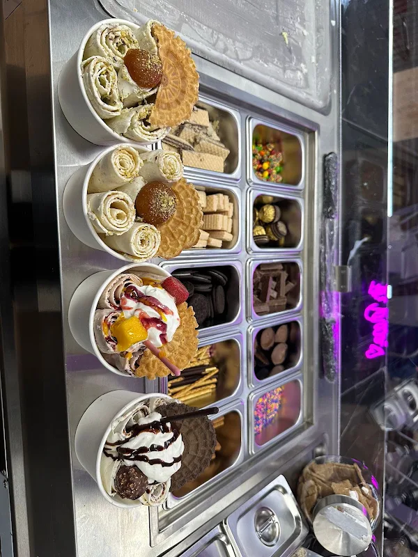 Roll N Chill Ice Cream & Shakes - Oxford St