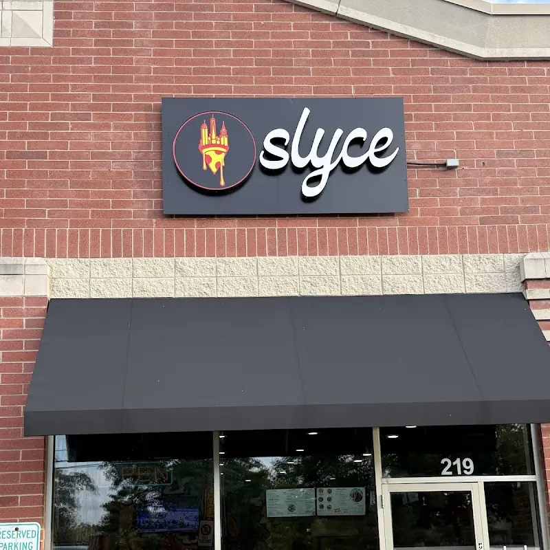 Slyce of NY (Pizza) - Lombard