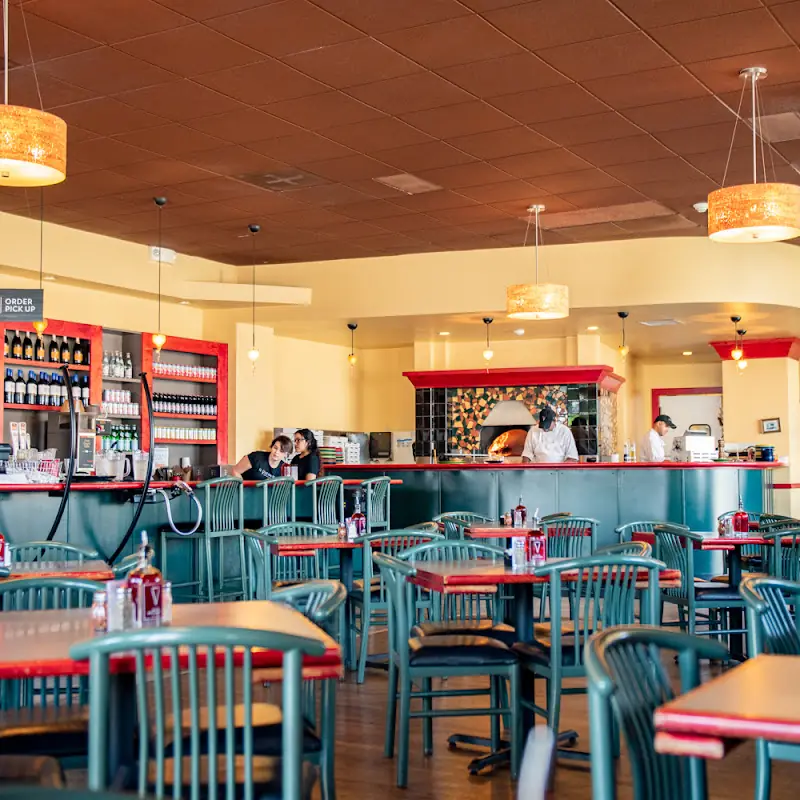 Il Vicino Wood Oven Pizza - Wichita College Hill