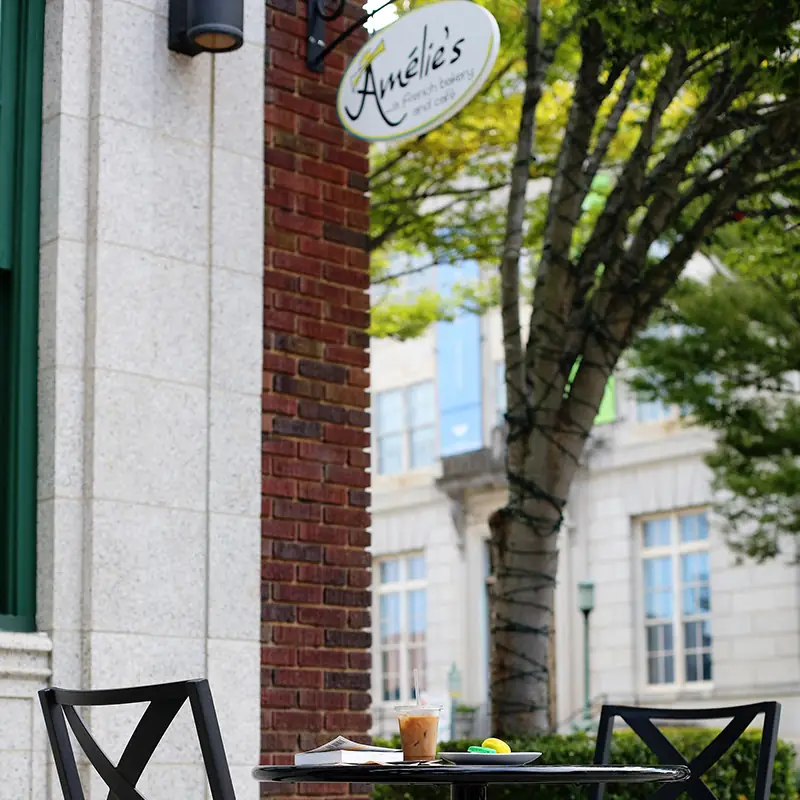 Amélie's French Bakery & Café