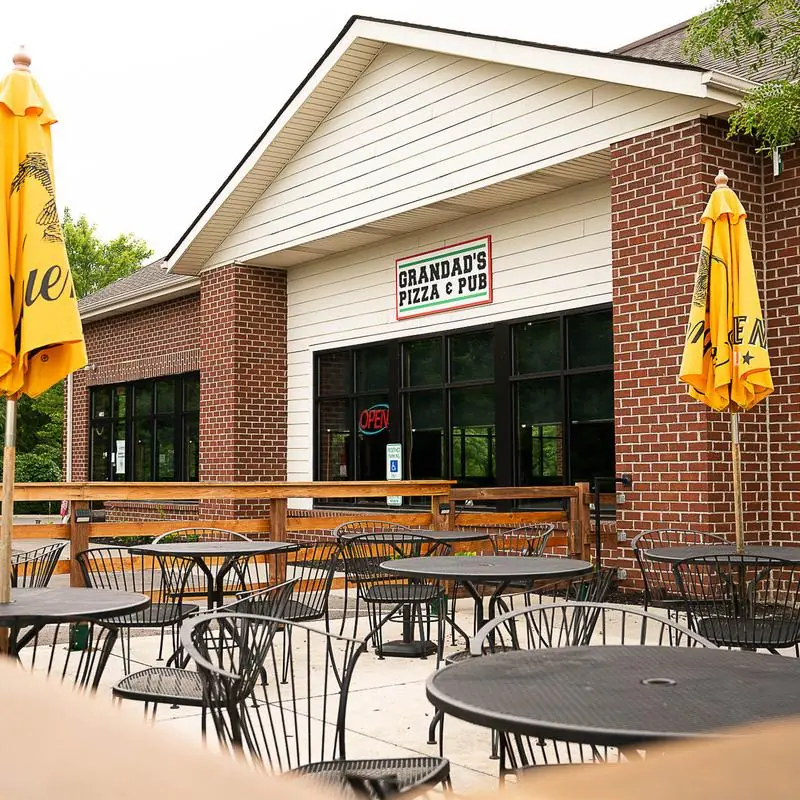 Grandad's Pizza & Pub