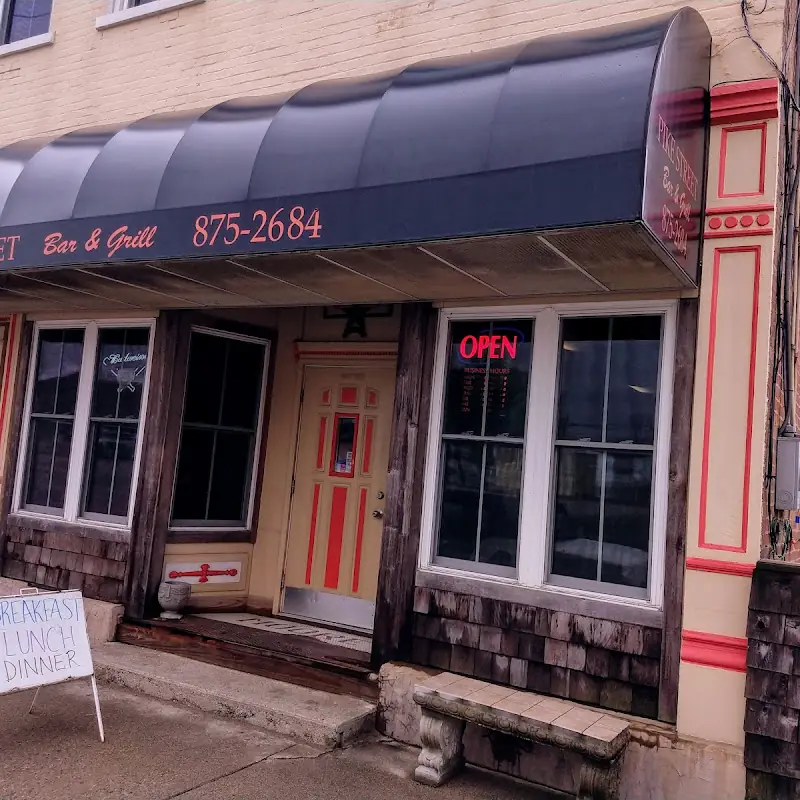 Pike Street Bar & Grill