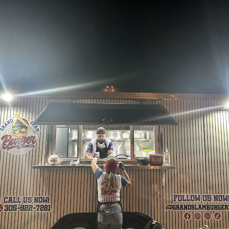 Grand Slam Burger 305