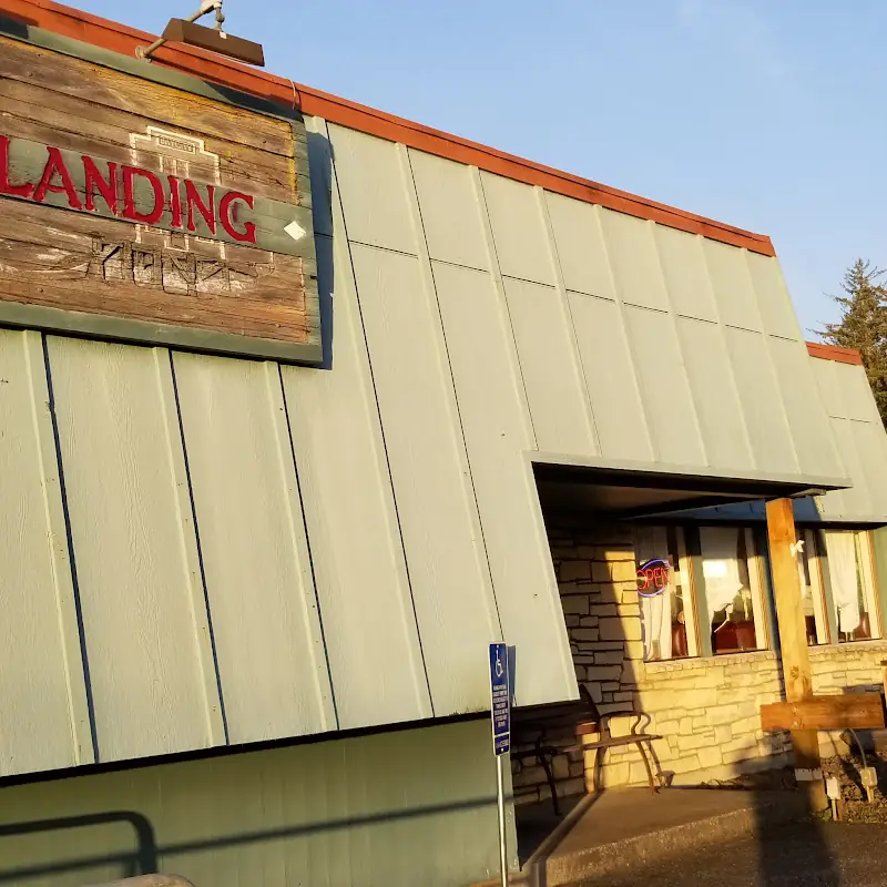 The Landing | Restaurant & Lounge