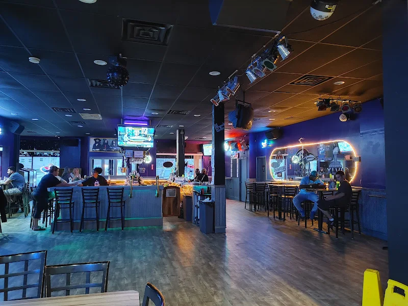 Maynard's Bar & Grill