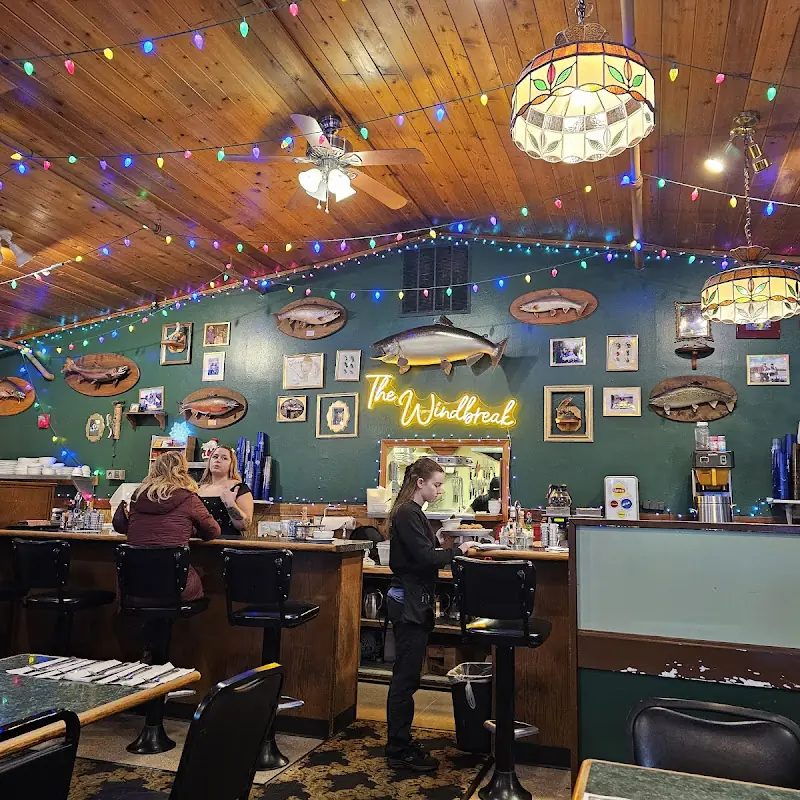 Trout House / Windbreak Cafe / Hotel
