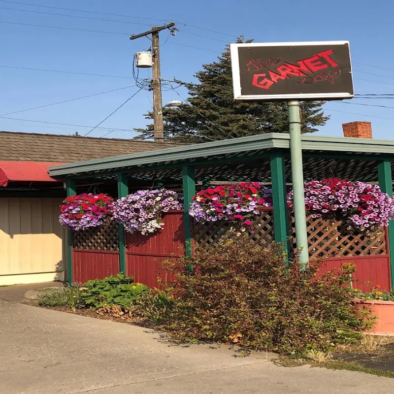 The Garnet Cafe