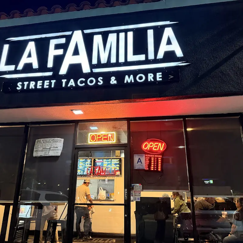 La Familia Street Tacos & More
