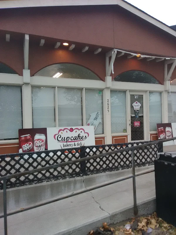 Cupcakes Bakery & Deli