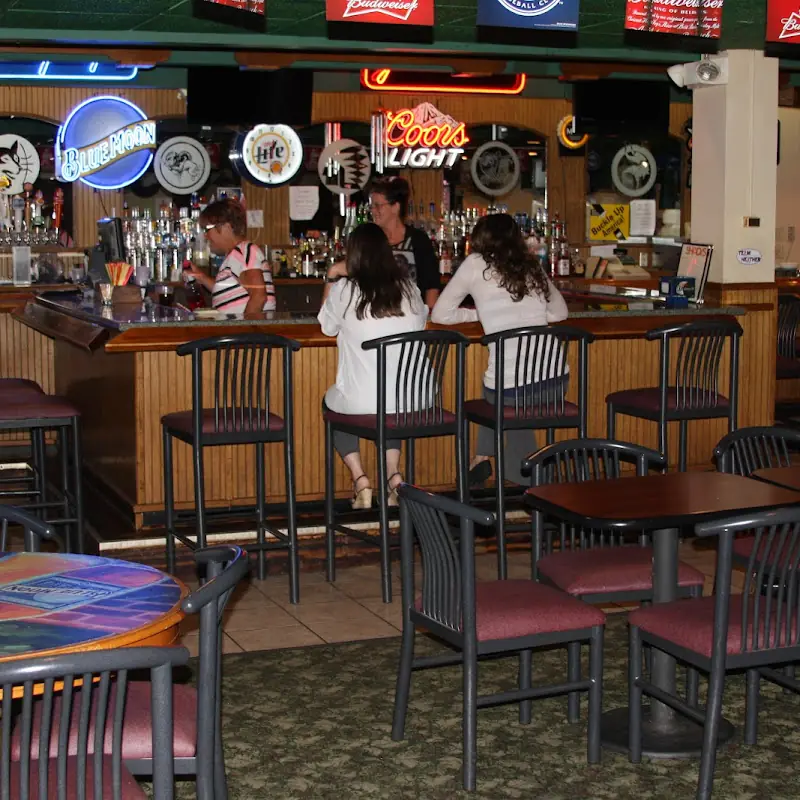 Shady's Restaurant & Lounge