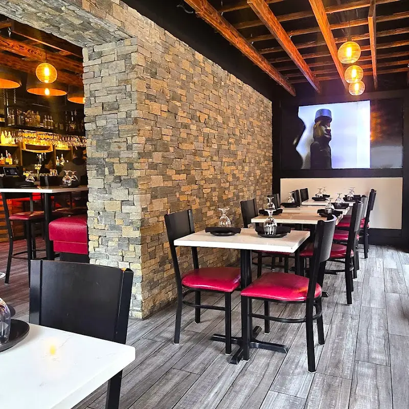 Viñas Wine & Tapas