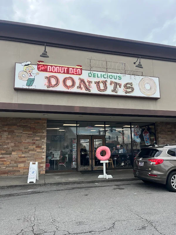 Fox's Donut Den