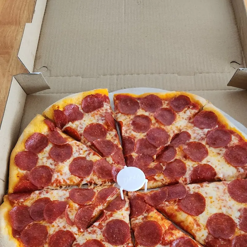Lakeside Pizza