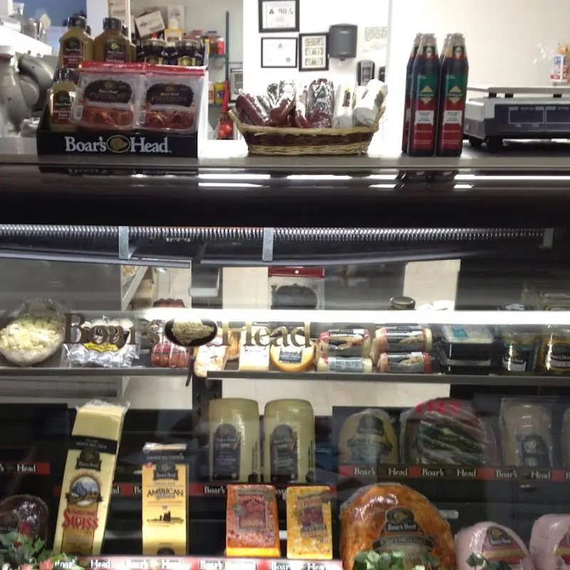 Will's Doggn' It deli and market