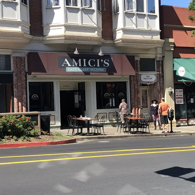 Amici's East Coast Pizzeria
