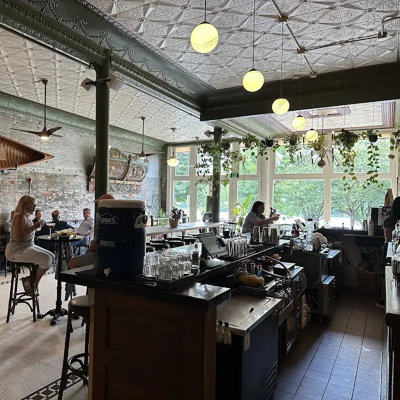 Avenue Eats