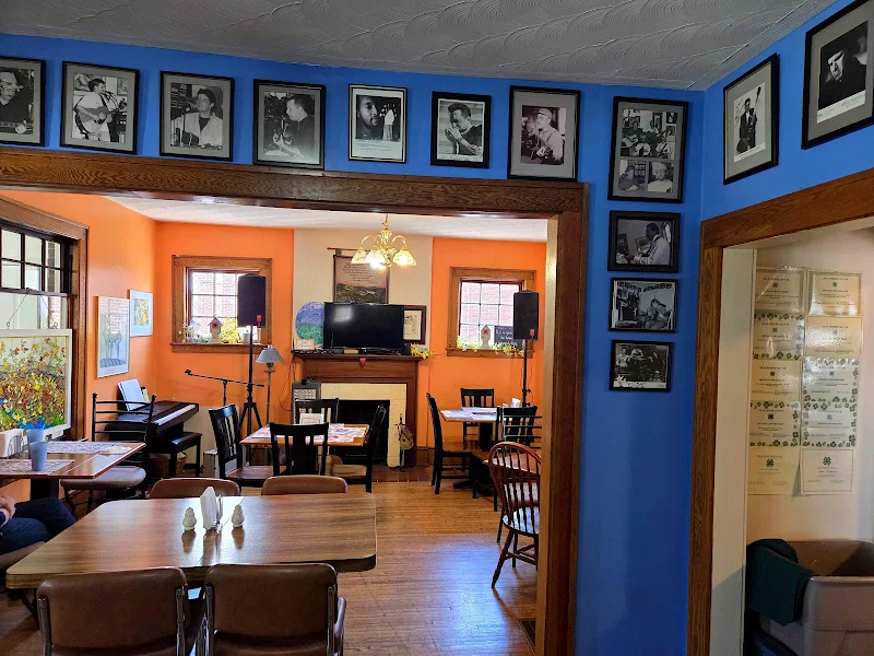 Sisters Cafe