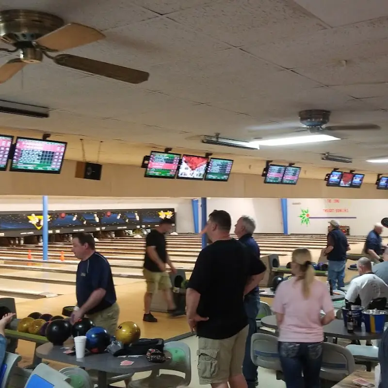 Dixie Lanes and ZZ's Bar & Grill