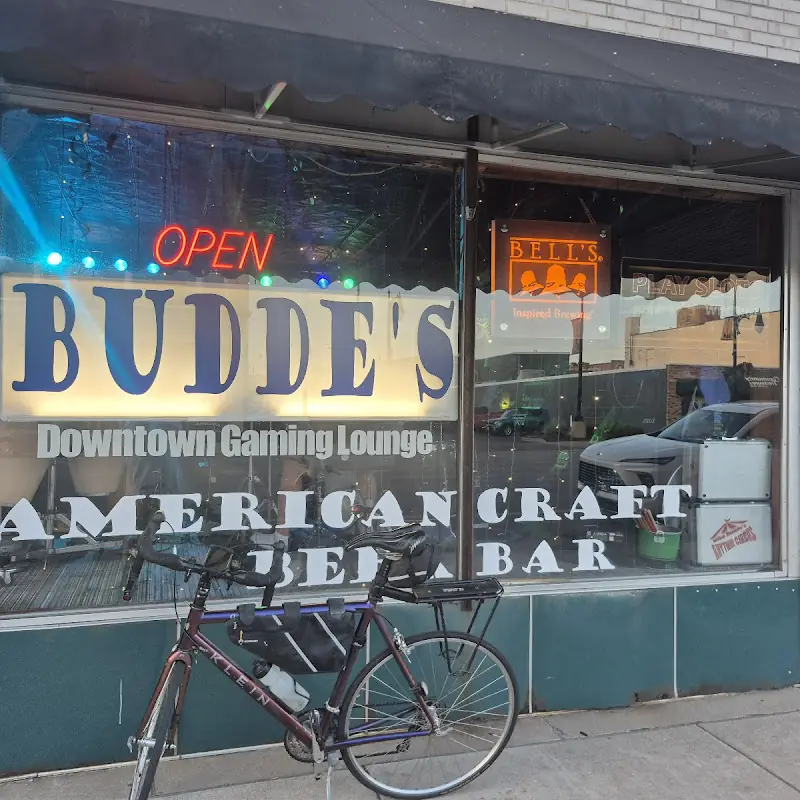 Budde's Pizza & Spirits