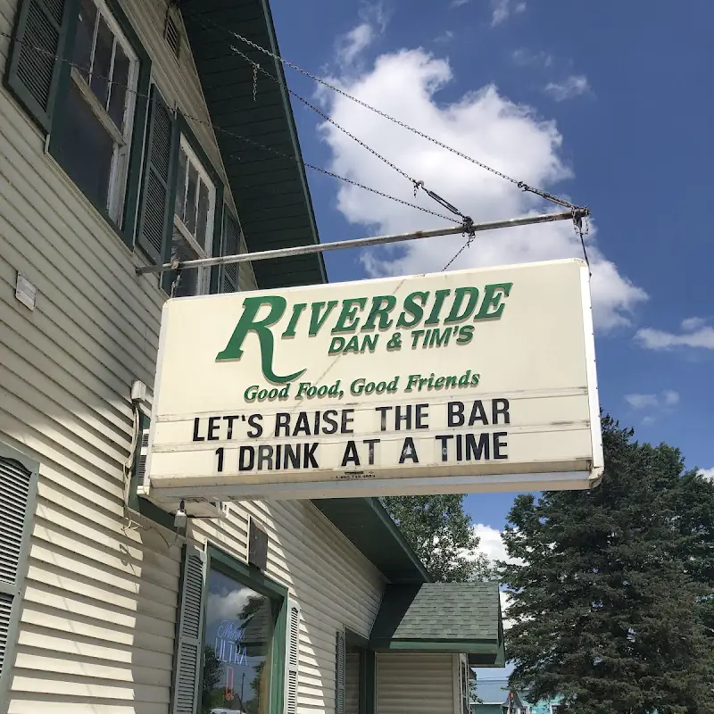 Riverside Bar & Grill