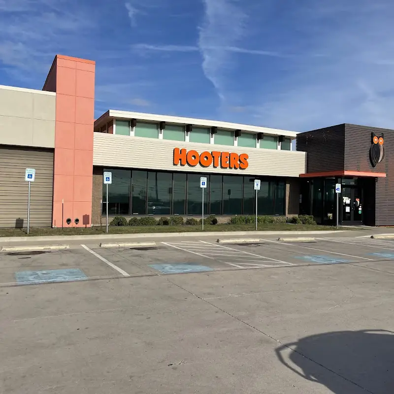 Hooters