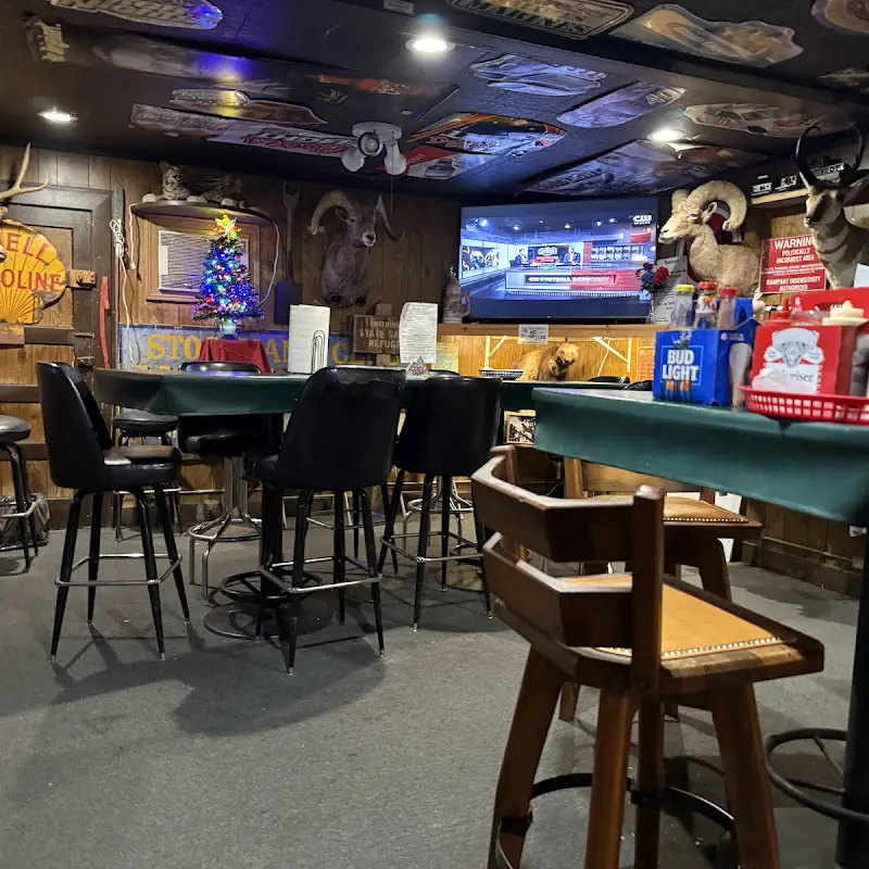 Iggy & Squiggy's Junction Bar & Grill