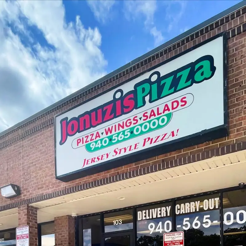 Jonuzi's Pizza
