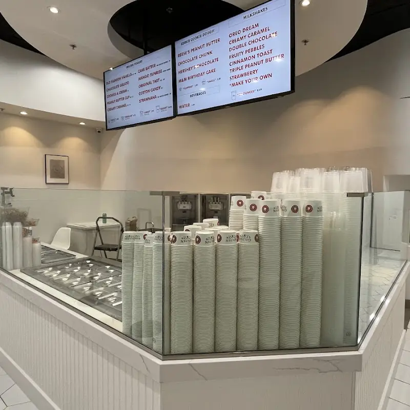 Golden Spoon Frozen Yogurt