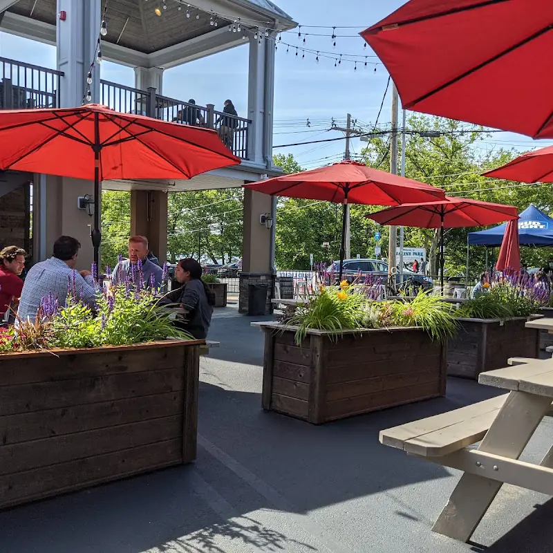 Red Rock Tap + Grill