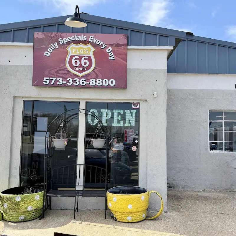Flo's 66 diner