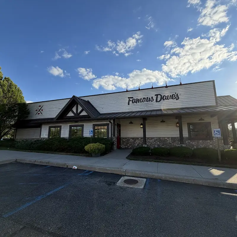 Famous Dave's Bar-B-Que
