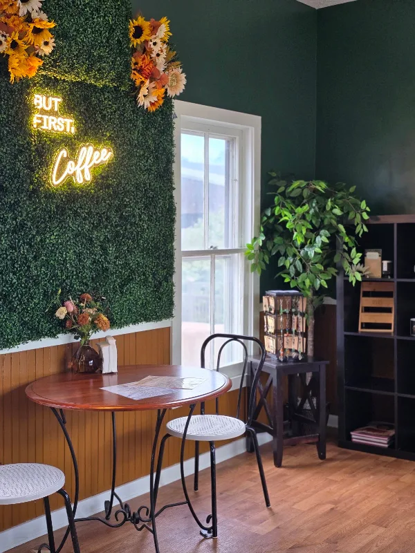 Moon and Maple Cafe