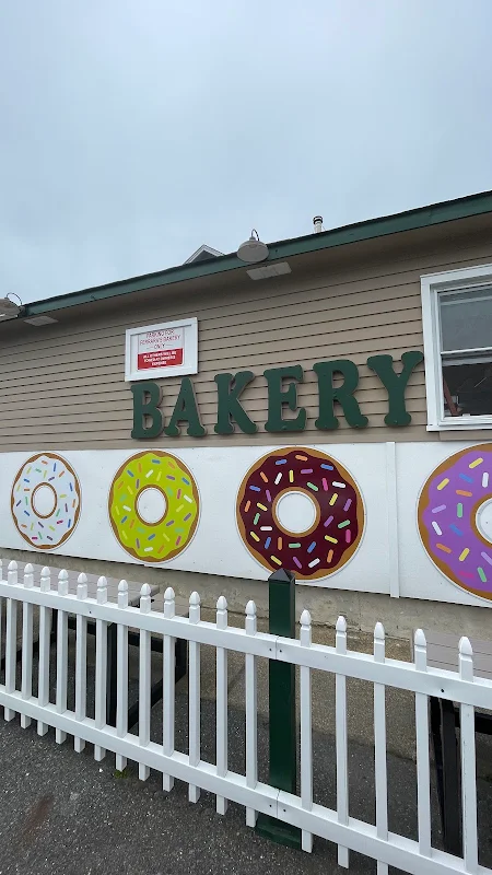Ferrara's Island Bakery