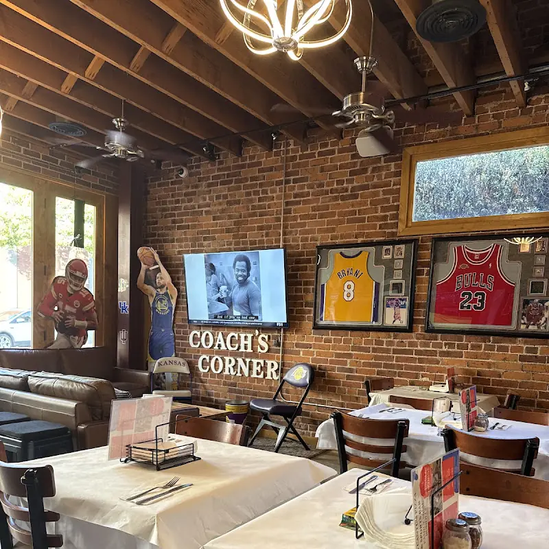 Bob Cantu's Pizza and Sports Bar