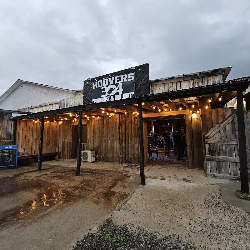 Hoovers 304 Bar and Grill