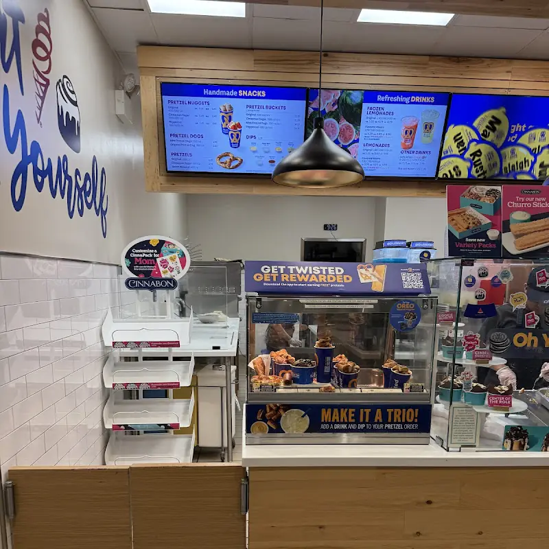Auntie Anne's/Cinnabon/Carvel