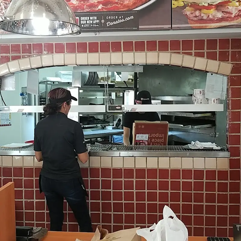 Donatos Pizza