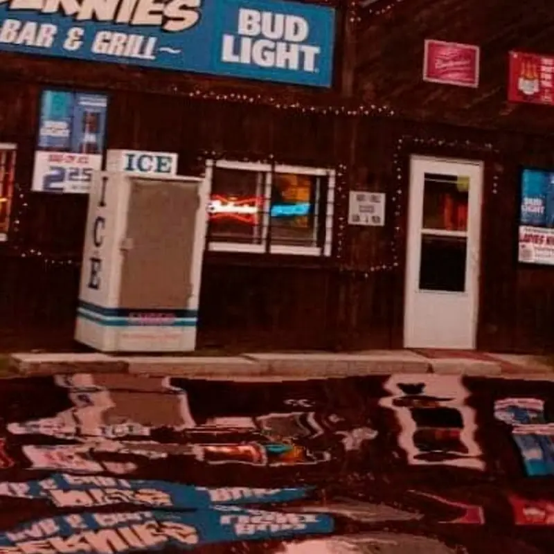 Bernies Bar & Grill