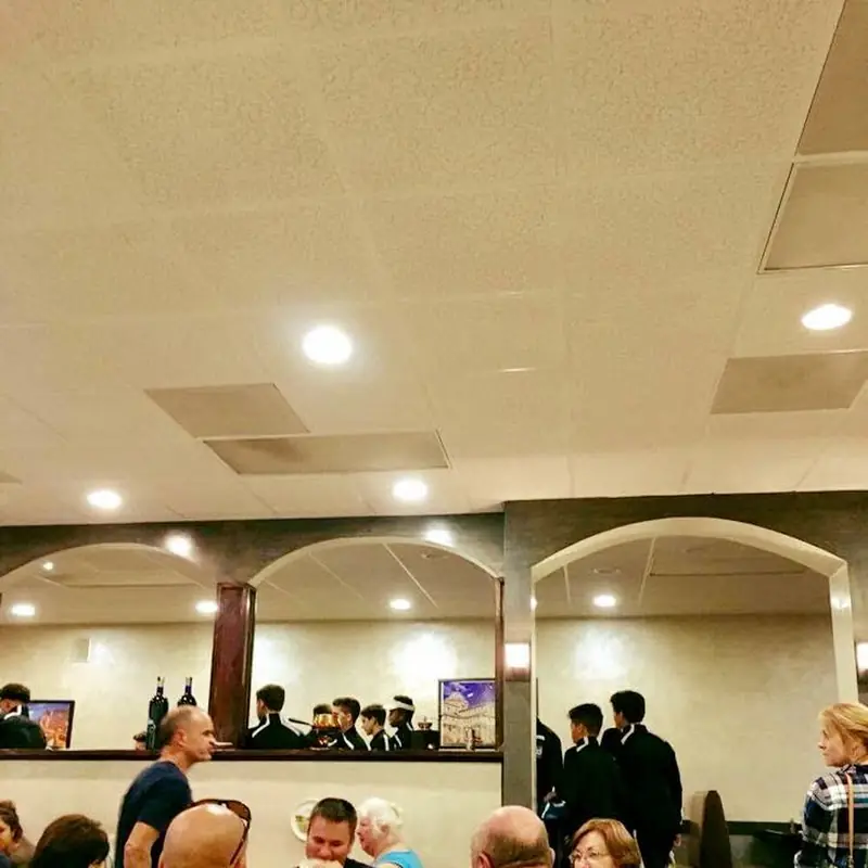 Vesuvio's Italian Restaurant & Pizzeria