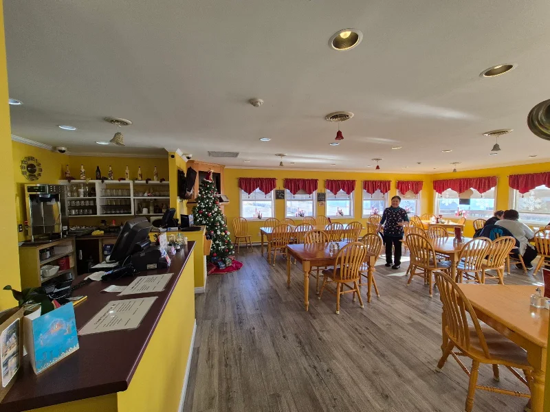 Bras D'Or View Restaurant And Kow's Inn