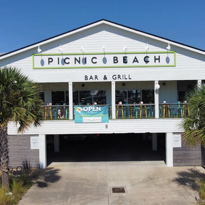 Picnic Beach Bar & Grill