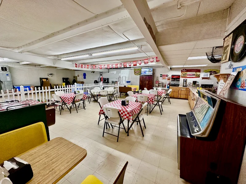 Wag-A-Bag Deli