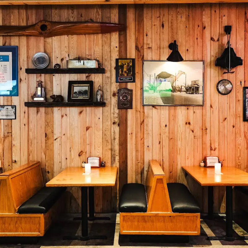 Nuri's Pizza Tavern