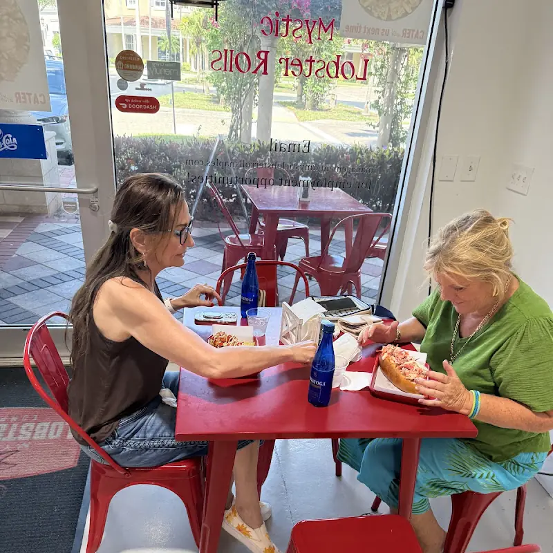 Mystic Lobster Roll Co - Naples, Vanderbilt Shoppes